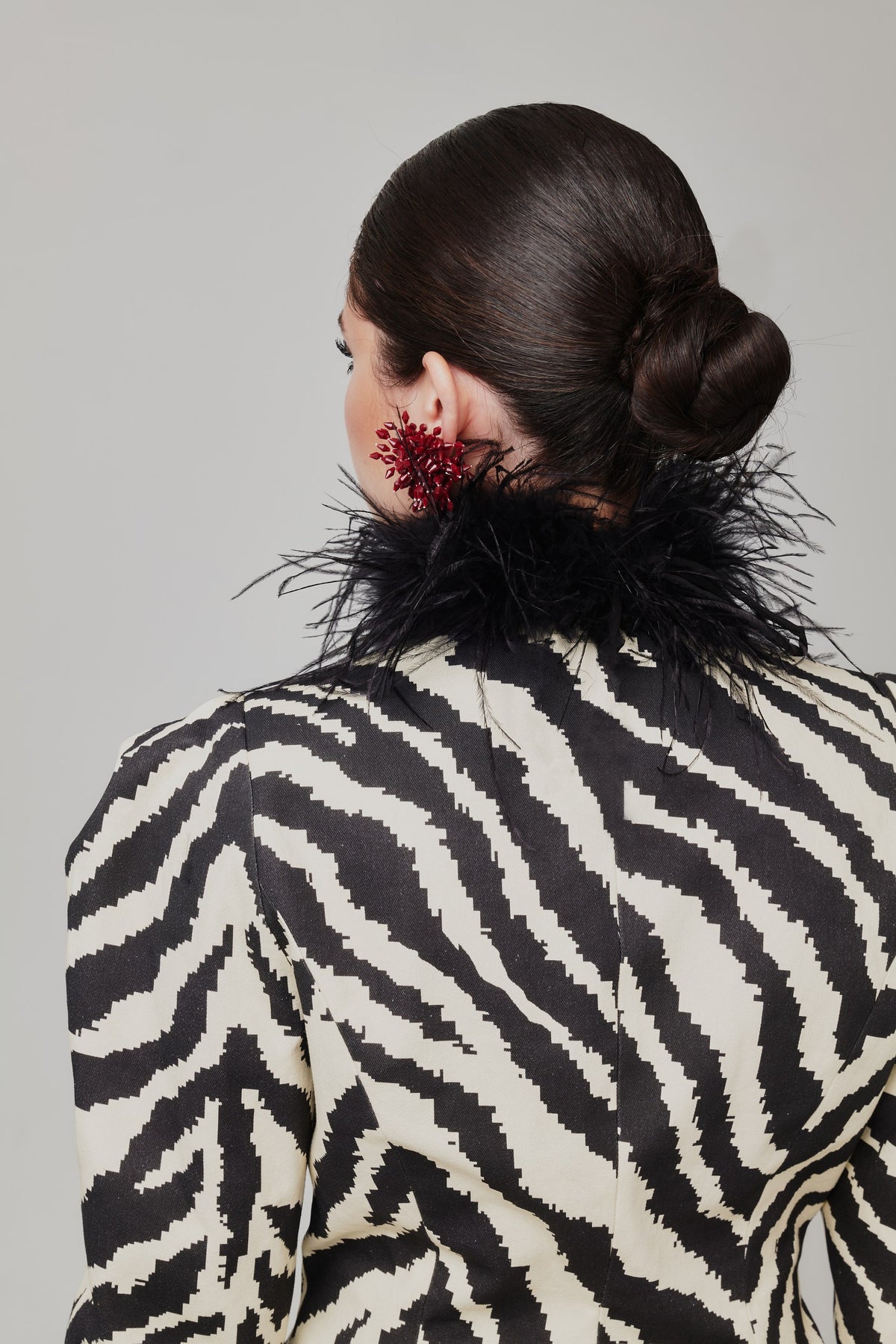 100% Ostrich Feather Neckpiece