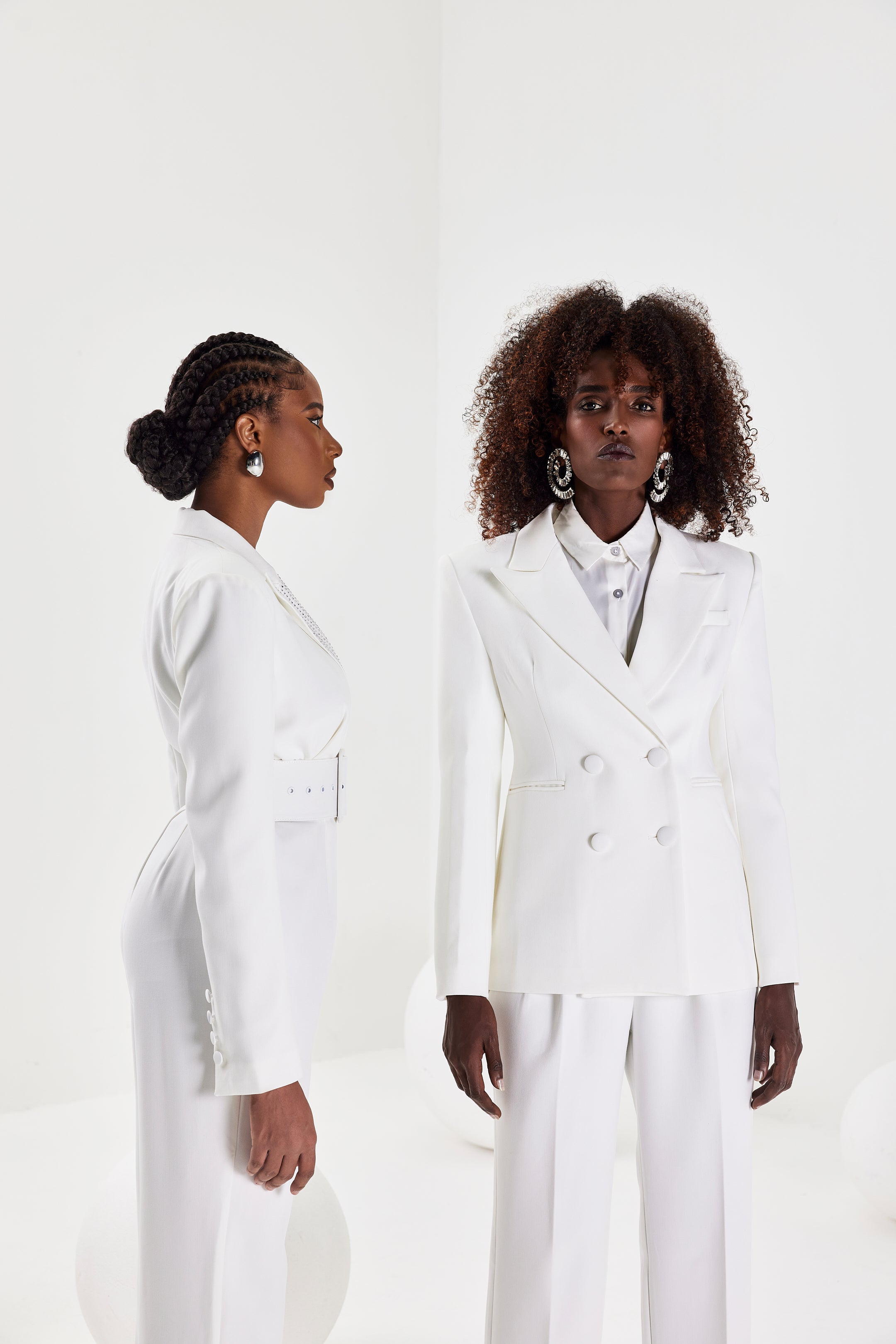 Chikito Crepe Double-Breasted Tailored Suit In White (Blazer & Pants)